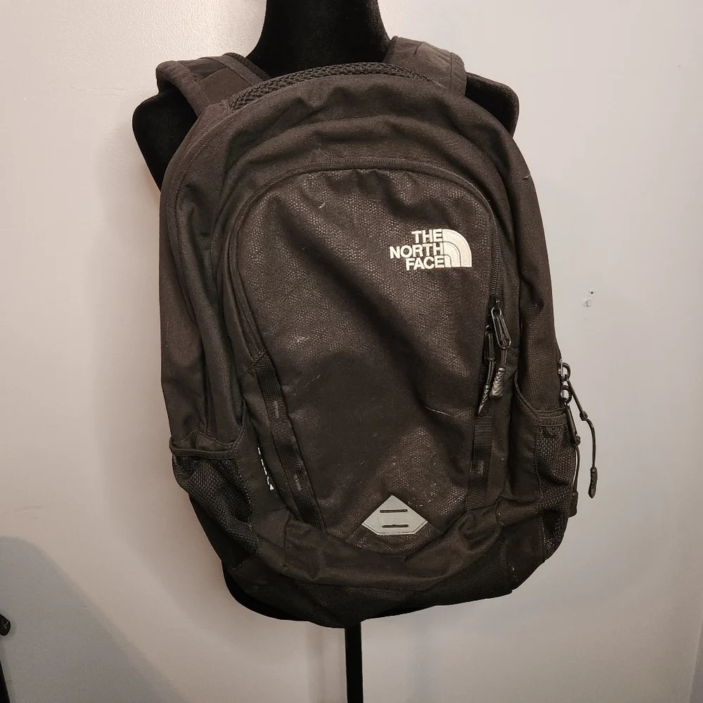 The North Face Vault Backpack Laptop Bag Has 2 Compartment Pockets